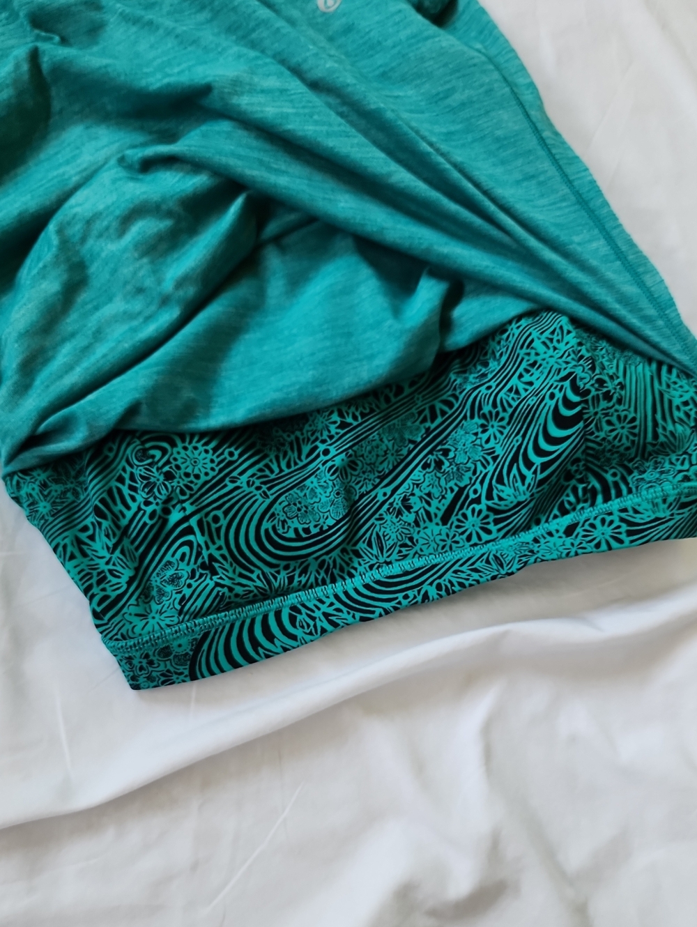 Lululrmon Size 4Women’s Teal Strappy Tank Top Built In Bra - Picture 3 of 5